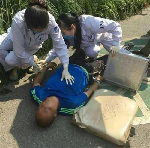 戈壁徒步中暑了怎么办.jpg