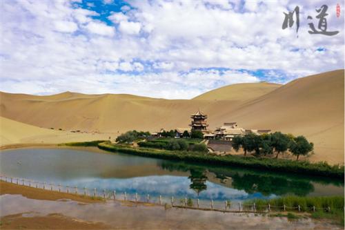鸣沙山月牙泉景区规整提升景区大环境.jpg